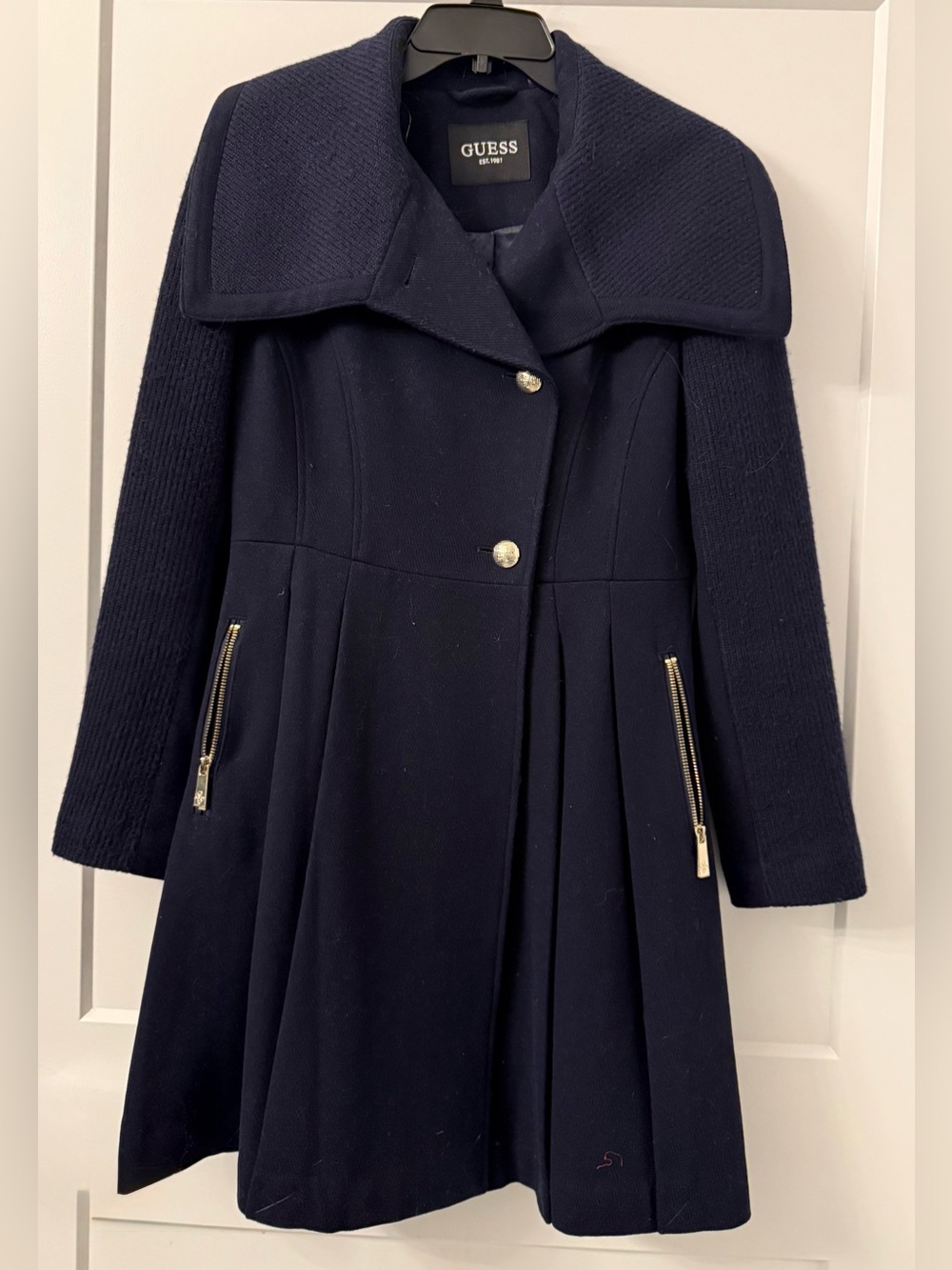 GUESS Stylish Navy Fit-and-Flare Lined Wool-Blend Coat Size Small. Like New!!